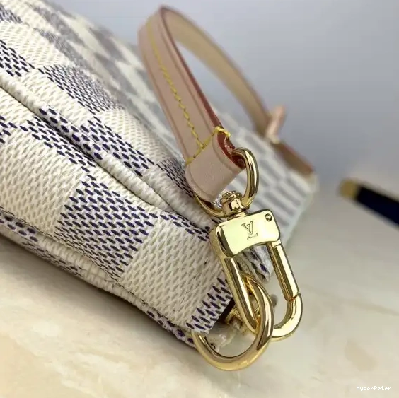 Vuitton POCHETTE ACCESSOIRES Louis 0522